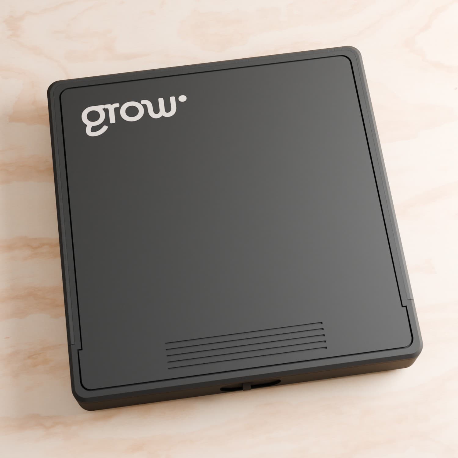 Branding detail on lid